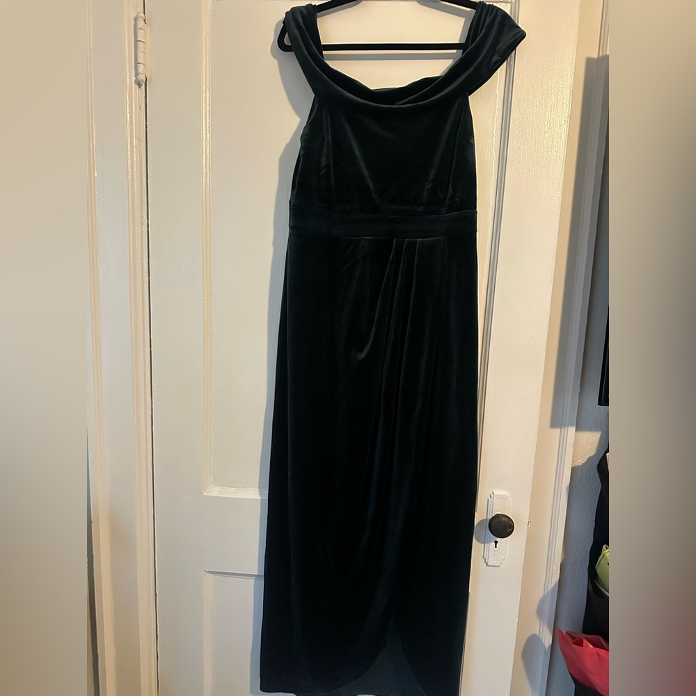 Lulus I'm Enchanted Emerald Green Velvet Off-the-Shoulder Maxi Dress